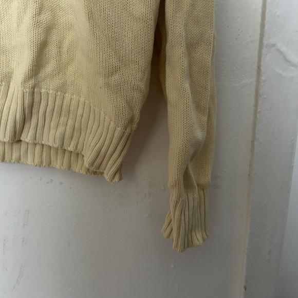 Women's pastel yellow mockneck sweater - Picture 3 of 4